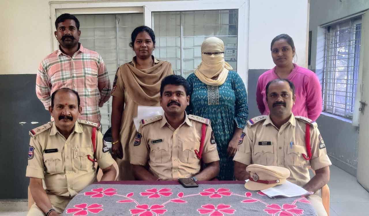 Hyderabad: Woman arrested for conning jewellers in Habsiguda