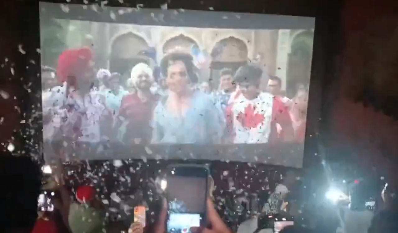 Dunki: Fans groove to SRK’s ‘Lutt Putt Gaya’ song inside theatres