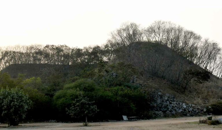 Nawab Raunaq Hill
