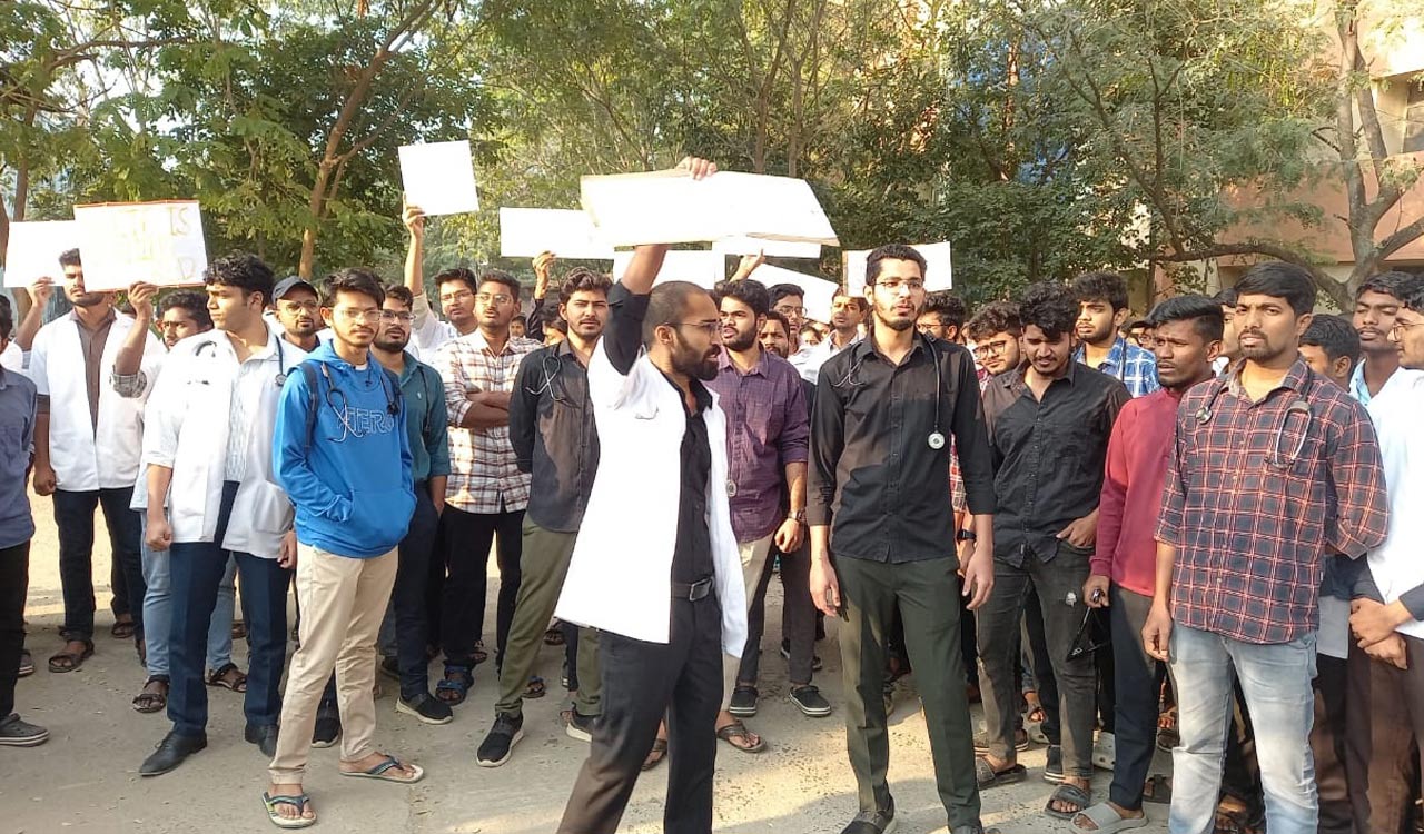 Five RIMS students assaulted in Adilabad