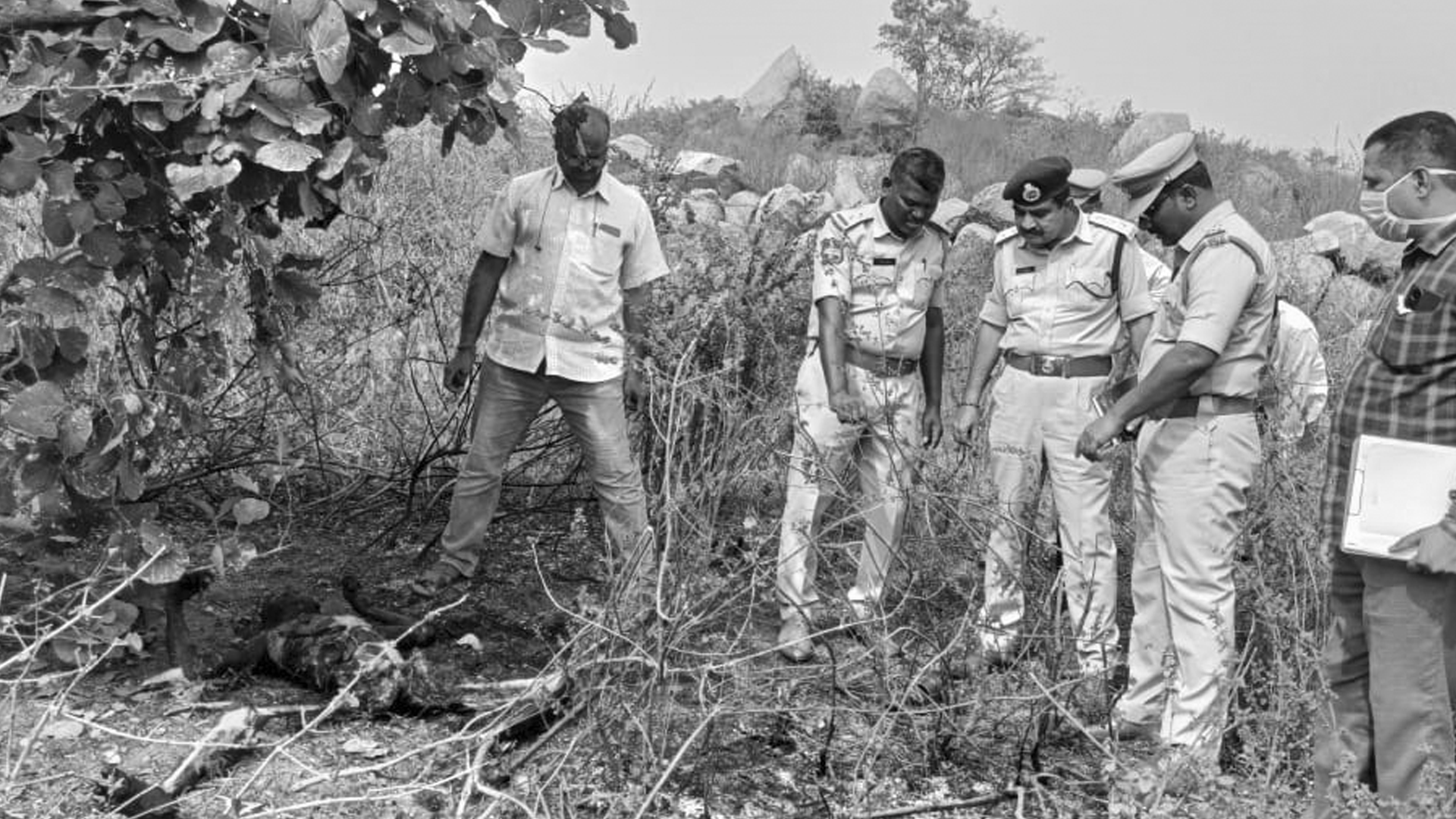 Charred body of unidentified woman found in Sangareddy