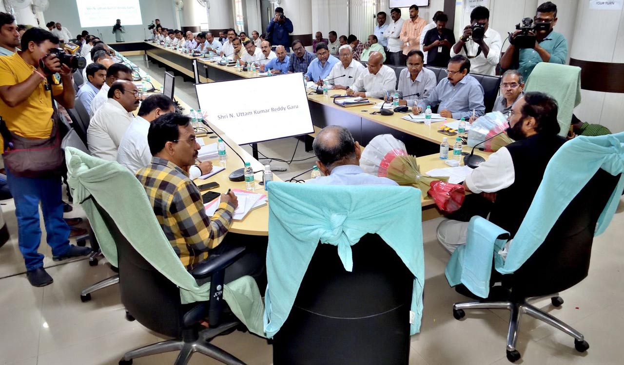 Telangana Govt to probe into sinking of Medigadda piers: Minister Uttam Kumar Reddy