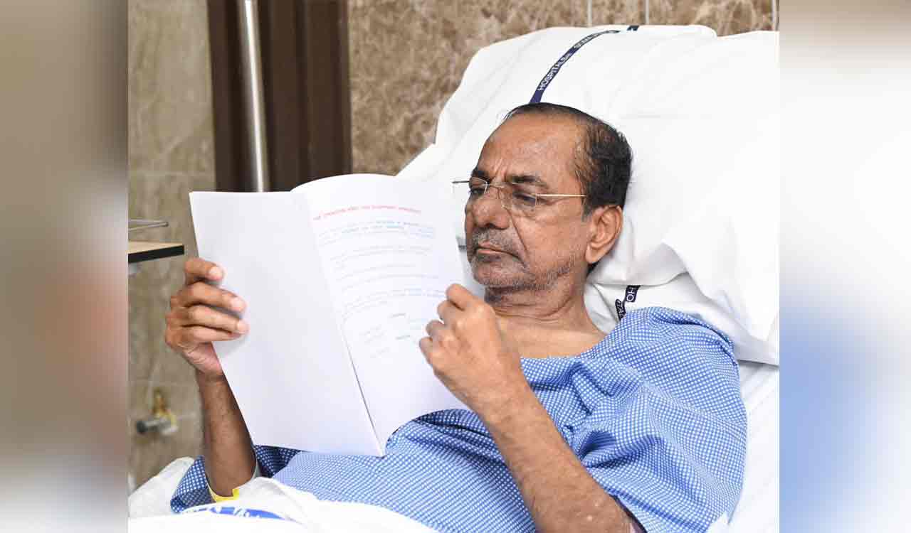 KCR’s photo from hospital draws attention of Telangana people