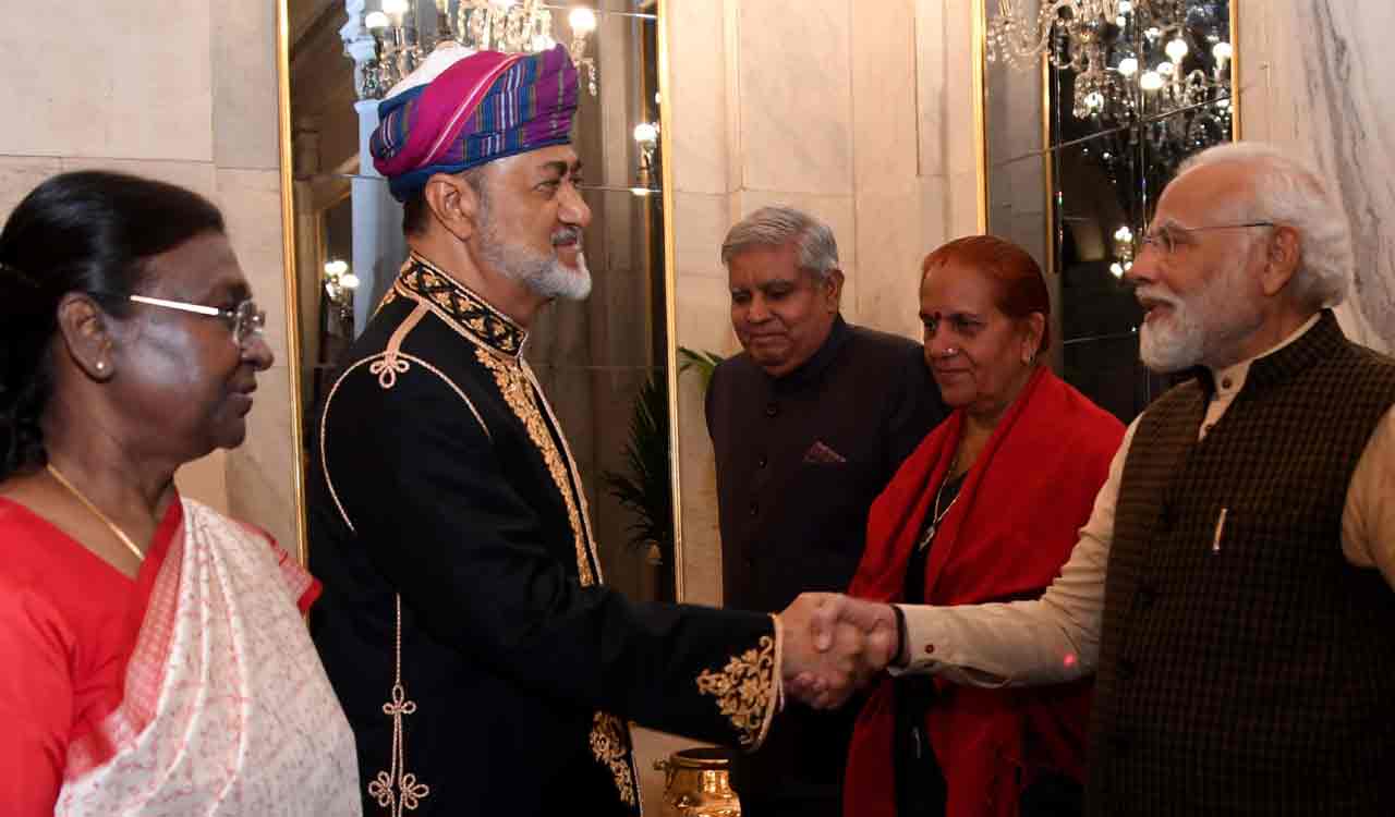 President Droupadi Murmu hosts Oman Sultan Haitham bin Tarik at Rashtrapati Bhavan