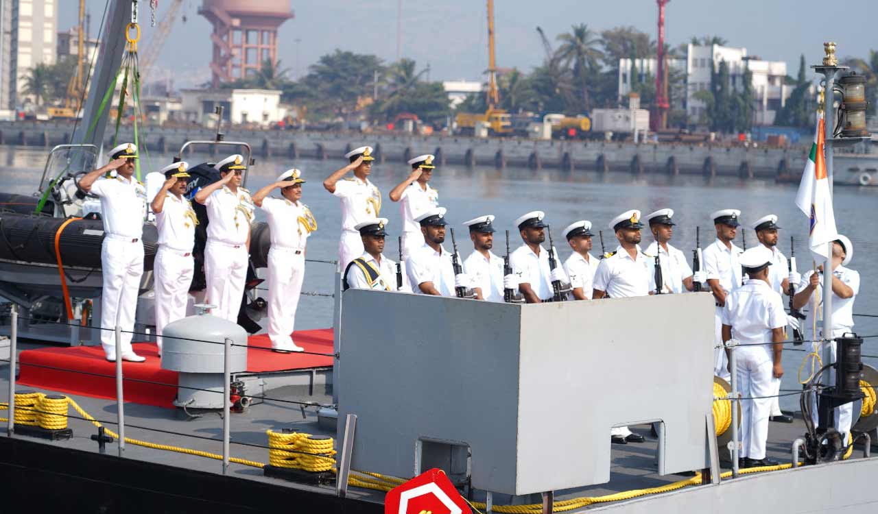 Visakhapatnam: INS Tarmugli commissioned