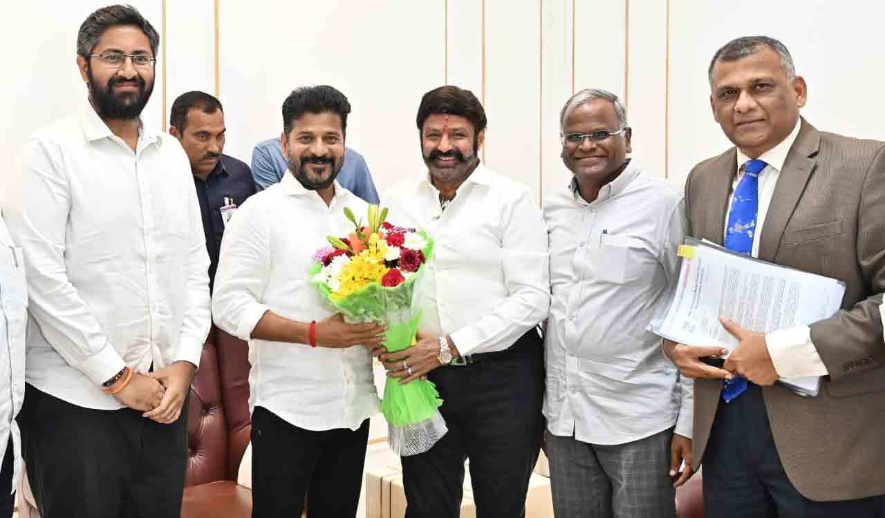 Hyderabad: Actor Balakrishna And PV Sindhu Meet T’gana CM Revanth Reddy ...