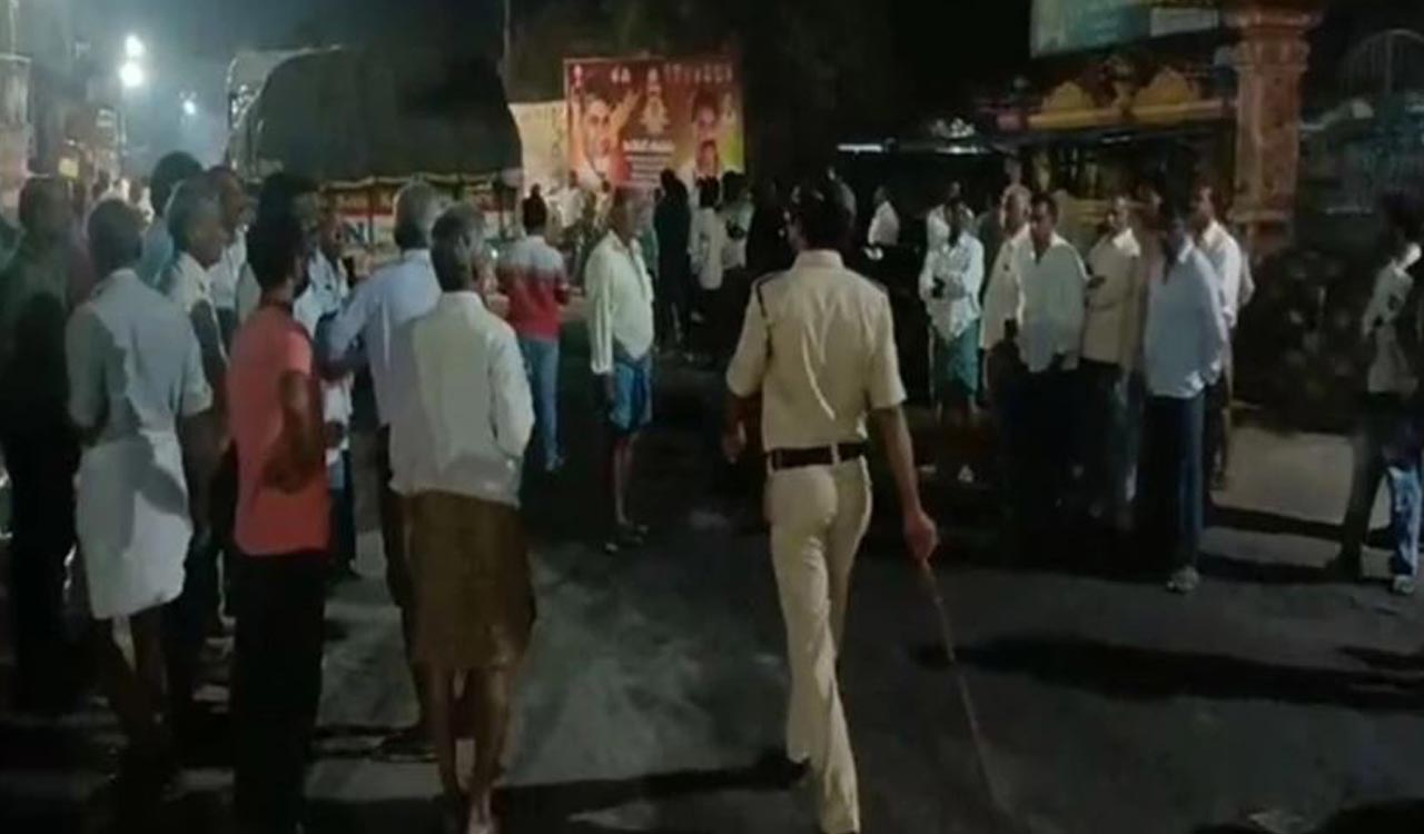 Andhra Pradesh: TDP And YSRCP Workers Clash In Guntur-Telangana Today