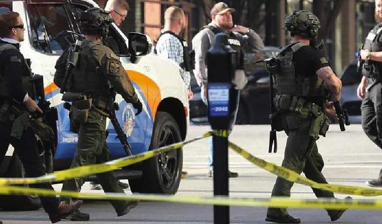 Seven killed in shooting at two locations in Chicago