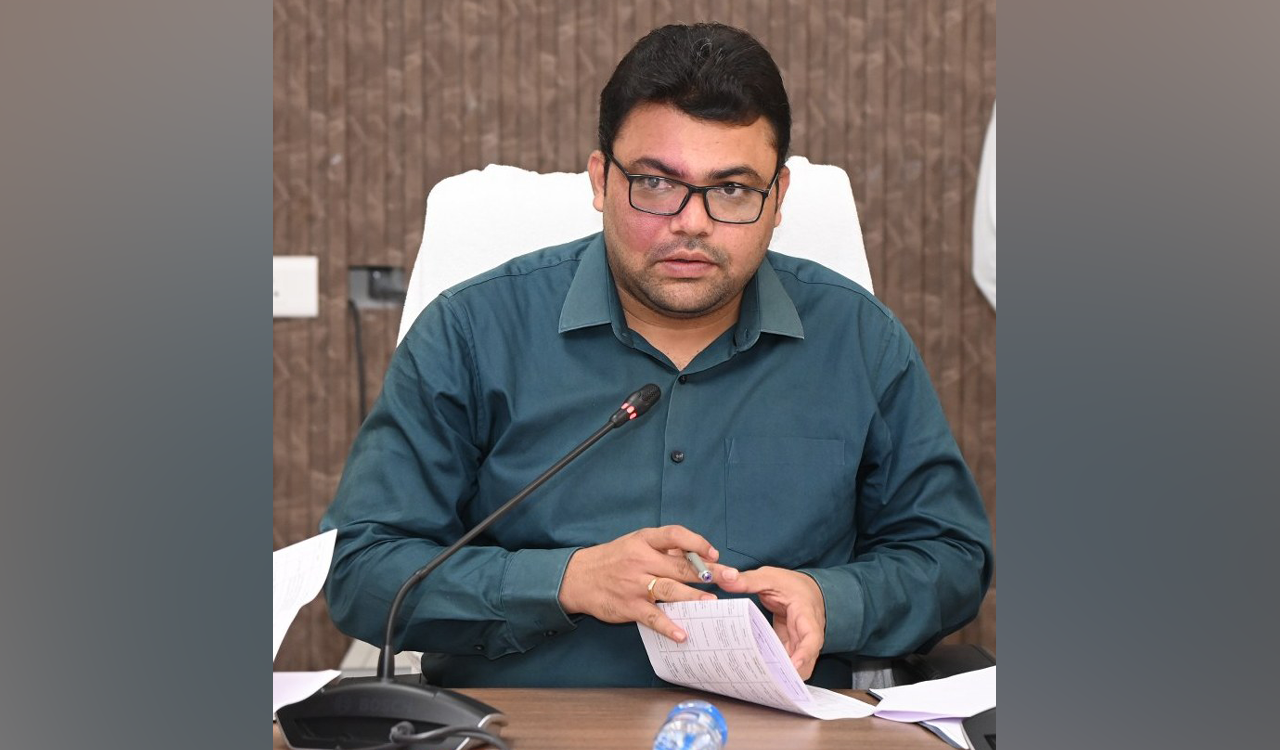 Mancherial: Collector Badavath Santosh advises candidates on nominations