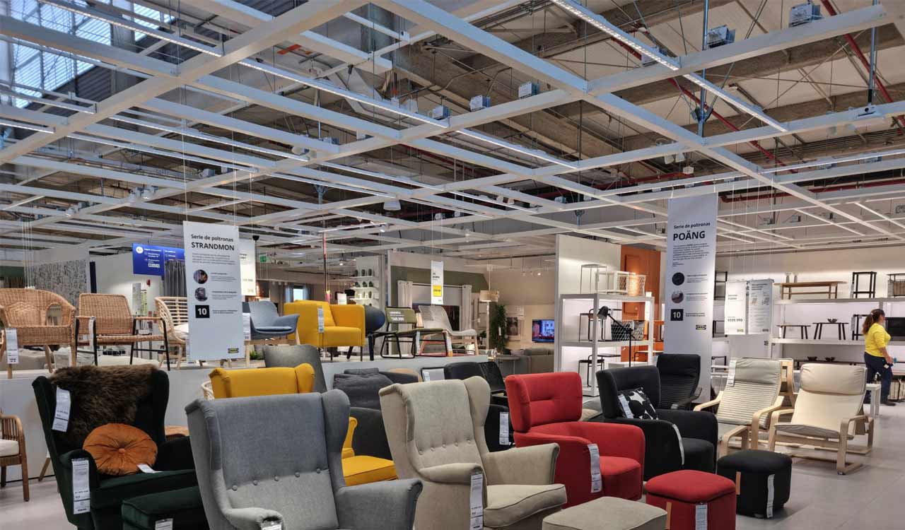 Cops shut down 3,000 person game of hide-and-seek at IKEA