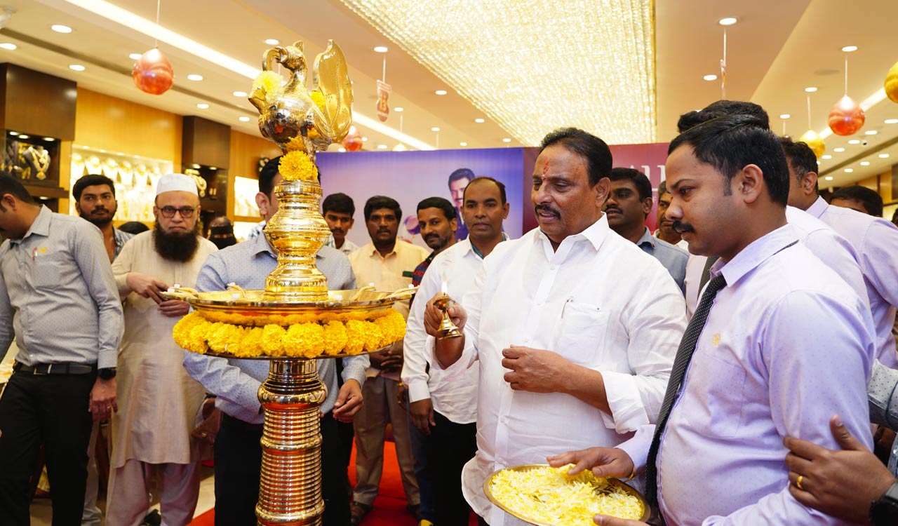 Hyderabad: Jos Alukkas celebrates 13th anniversary-Telangana Today