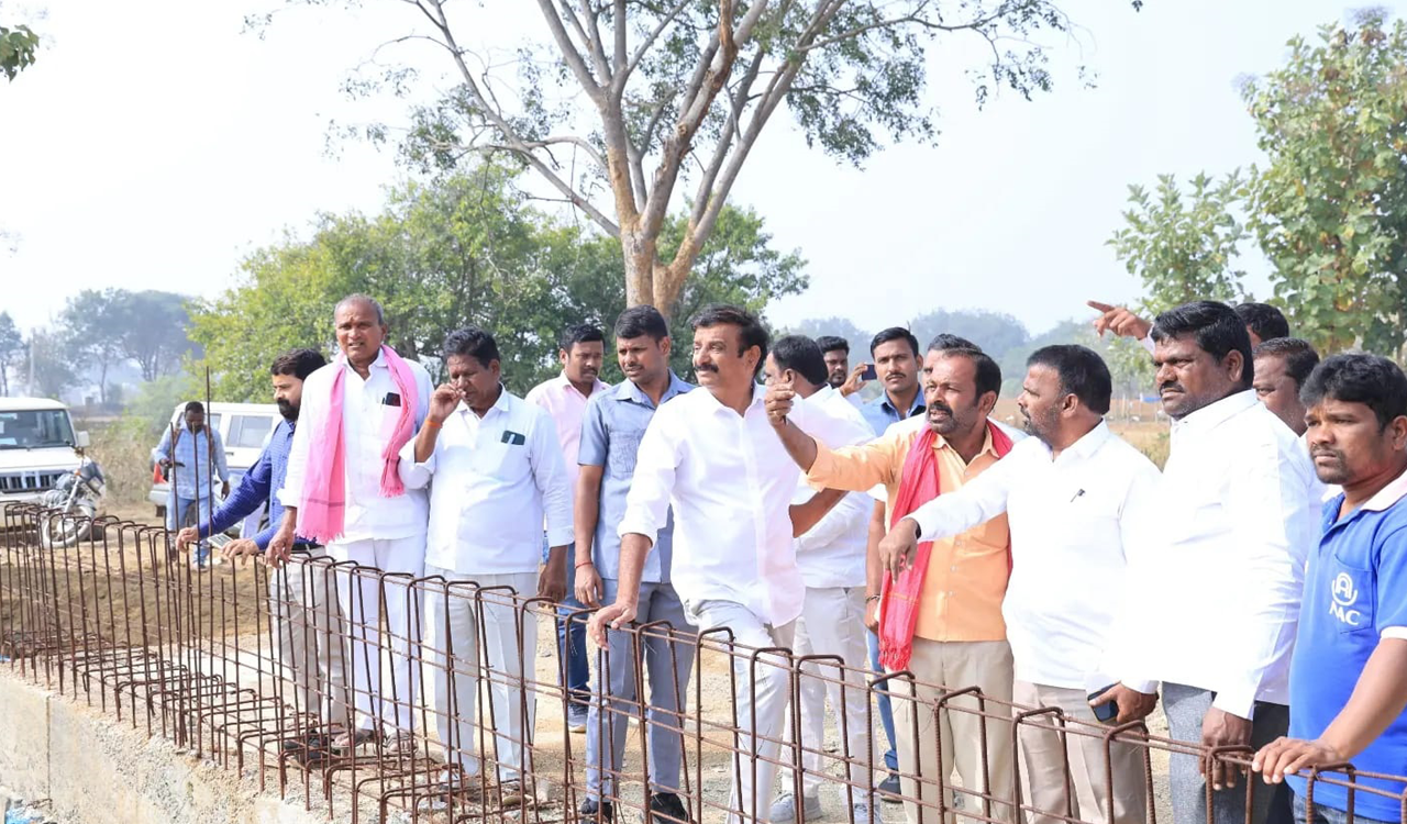 Will make efforts to complete canals in Dubbak: Kotha