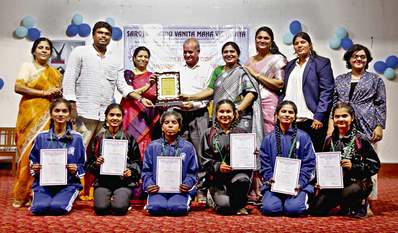 Sarojini Naidu Vanita Maha Vidyalaya emerges winner at OU Inter ...