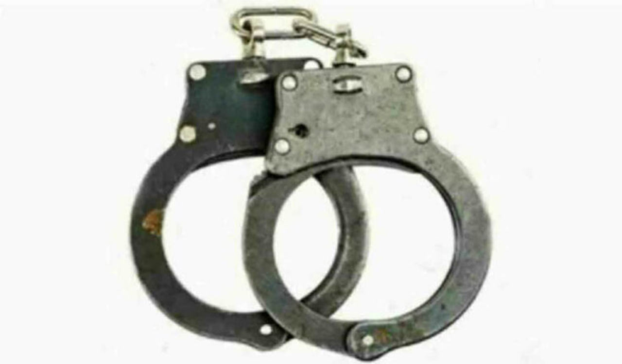 Gambling racket busted, 12 arrested in Khammam