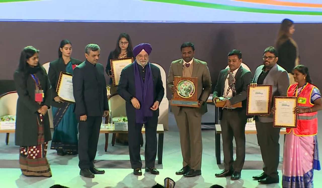 GHMC receives Swachh Survekshan award