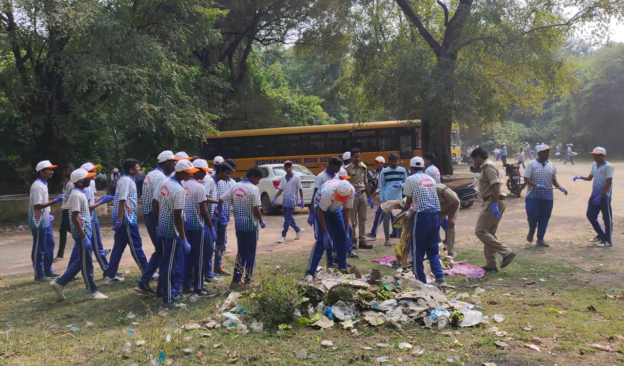 Students clean premises of Gandhari fort in Mancherial