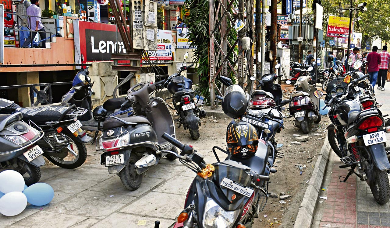 Insufficient parking facilities at commercial buildings fuel traffic congestion in Hyderabad