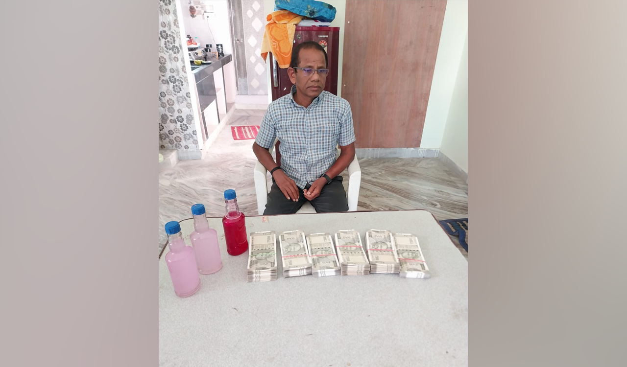 ACB nabs Nalgonda Govt Hospital Superintendent while taking bribe