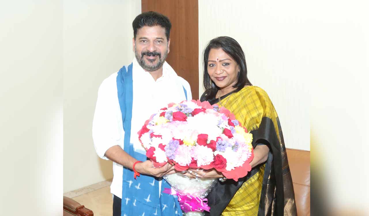 Hyderabad: Mayor meets CM Revanth Reddy, requests GHMC budget before general elections