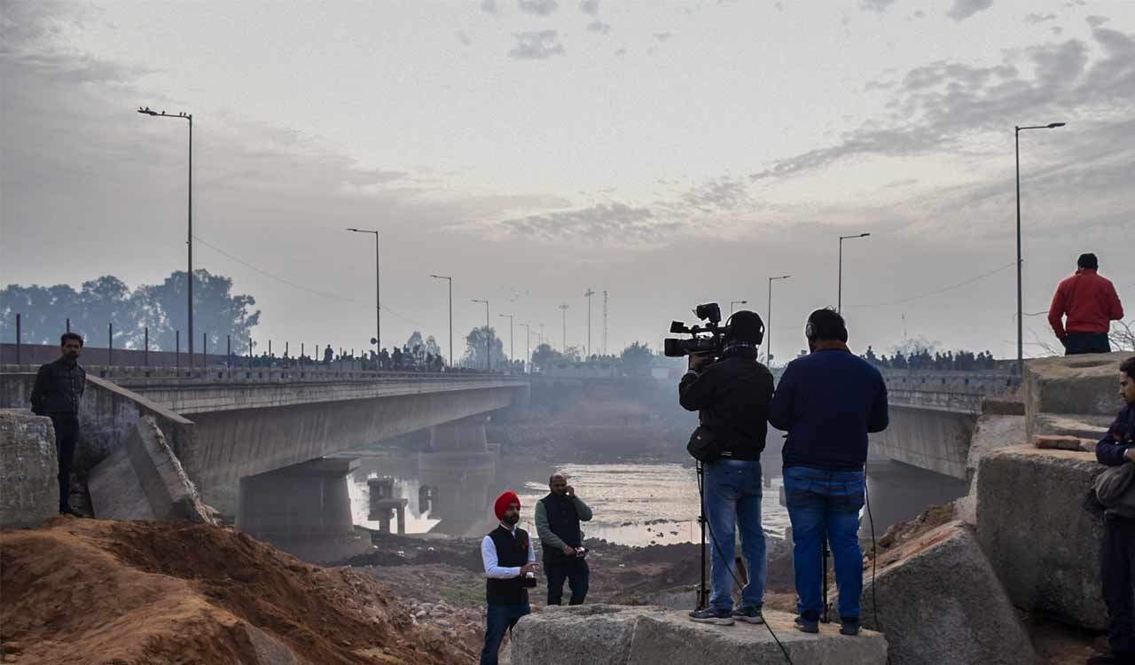 Farmers begin march towards Delhi, Punjab-Haryana borders fortified