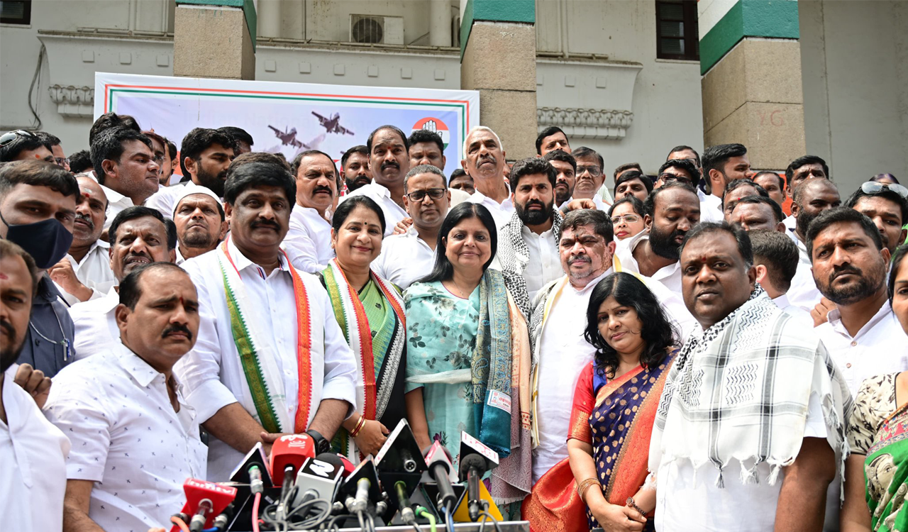 GHMC Deputy Mayor Srilatha Shoban Reddy joins Congress