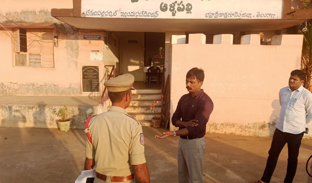 Kothagudem SP inspects agency police stations