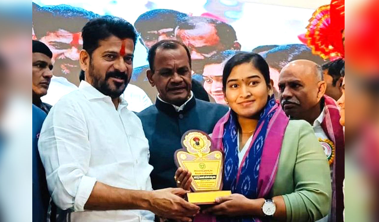CM Revanth Reddy honours Telangana weightlifter Sukanya