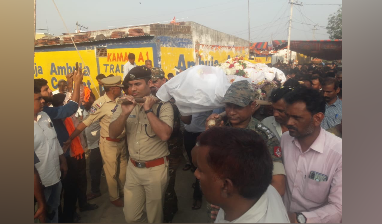 Teary adieu bid to slain greyhounds constable in Adilabad