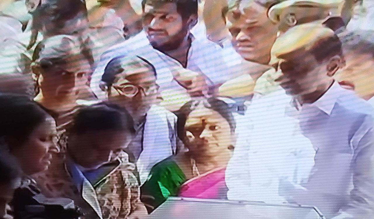 KCR offers condolences to Lasya Nanditha’s family in person