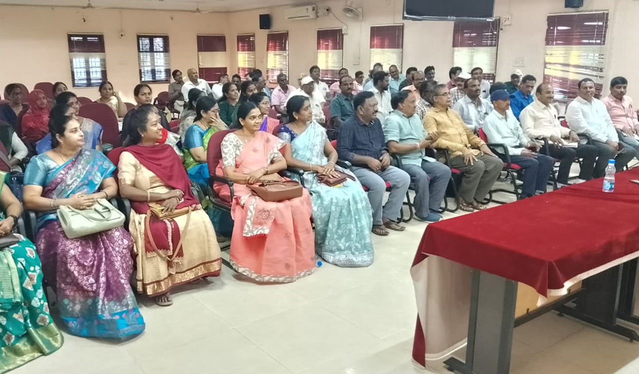 Khammam: Hostel wardens asked to deliver duties responsibly