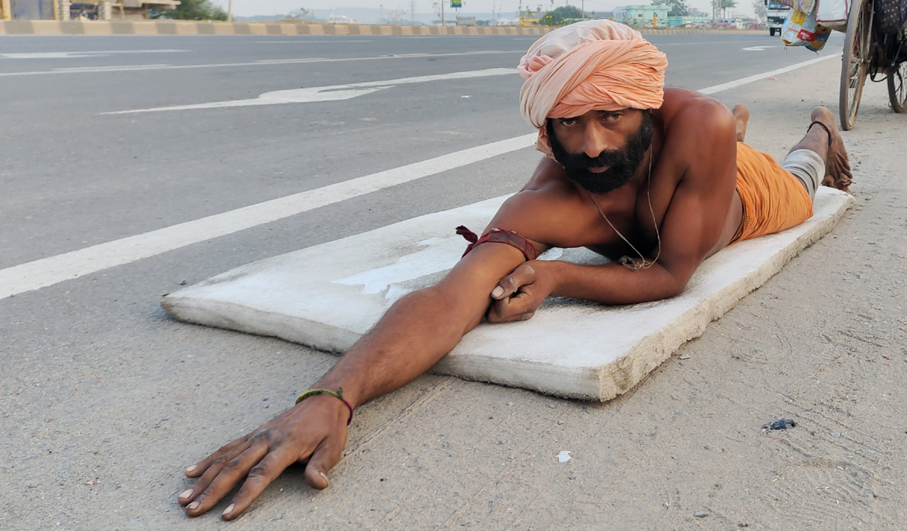 A pilgrim’s progress with ‘sashtang pranamam’