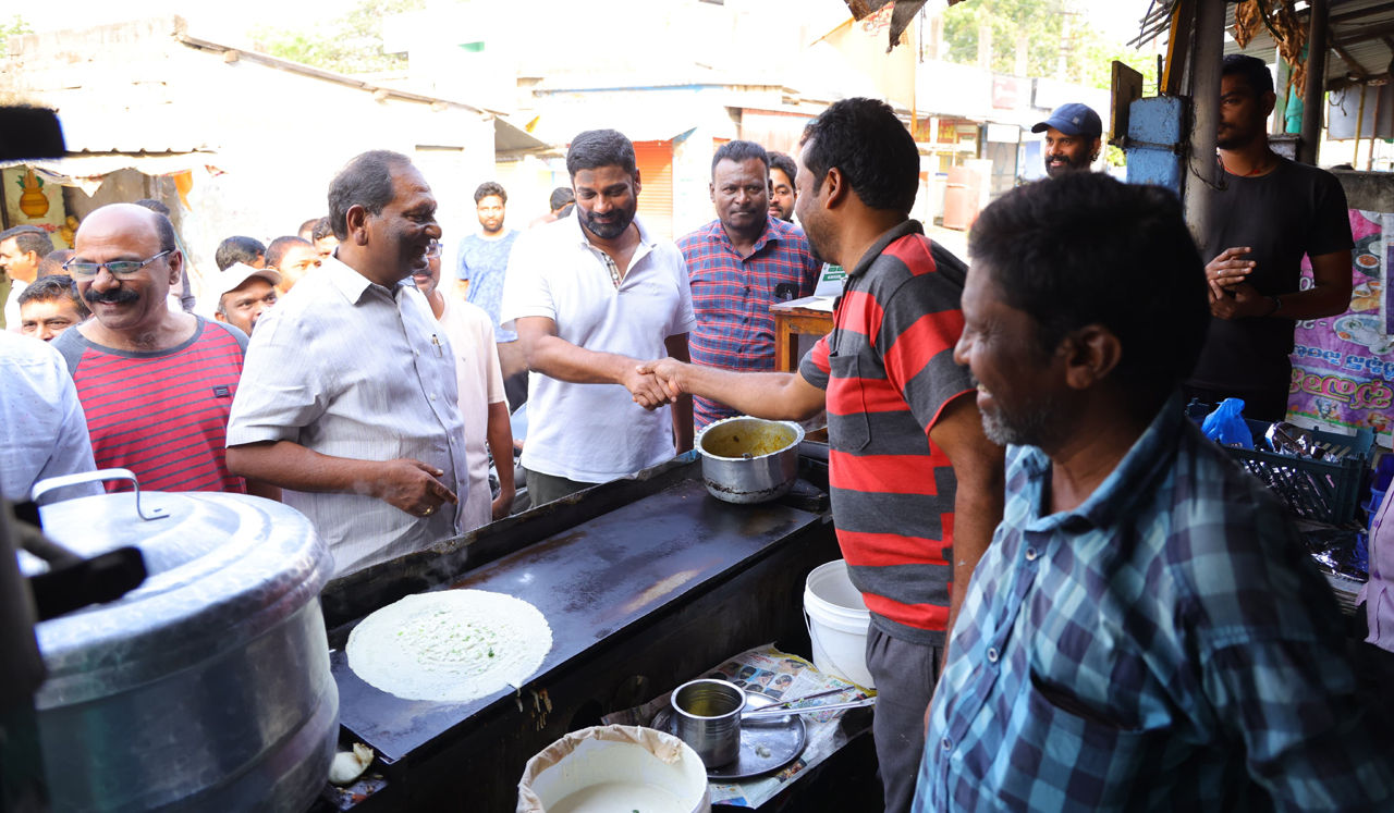 Balka Suman urges electors to teach lesson to Congress for making false promises