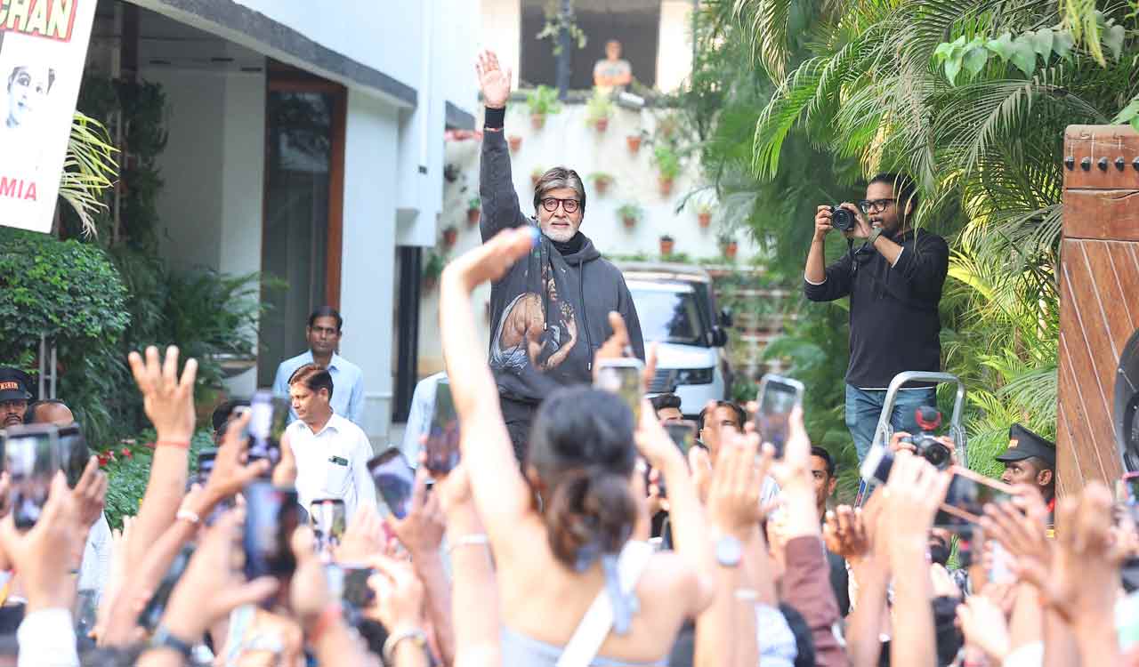 Amitabh Bachchan touts benefits of lazing around, savoring paani poori