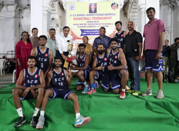Champions Scr (1)
