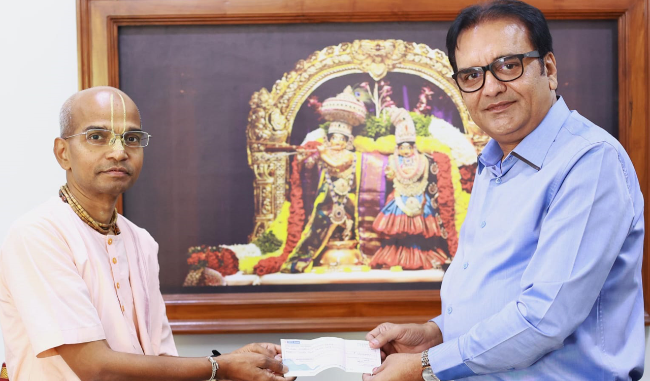 Narsingh Cloth Emporium donates generously to Hare Krishna Heritage Tower Project