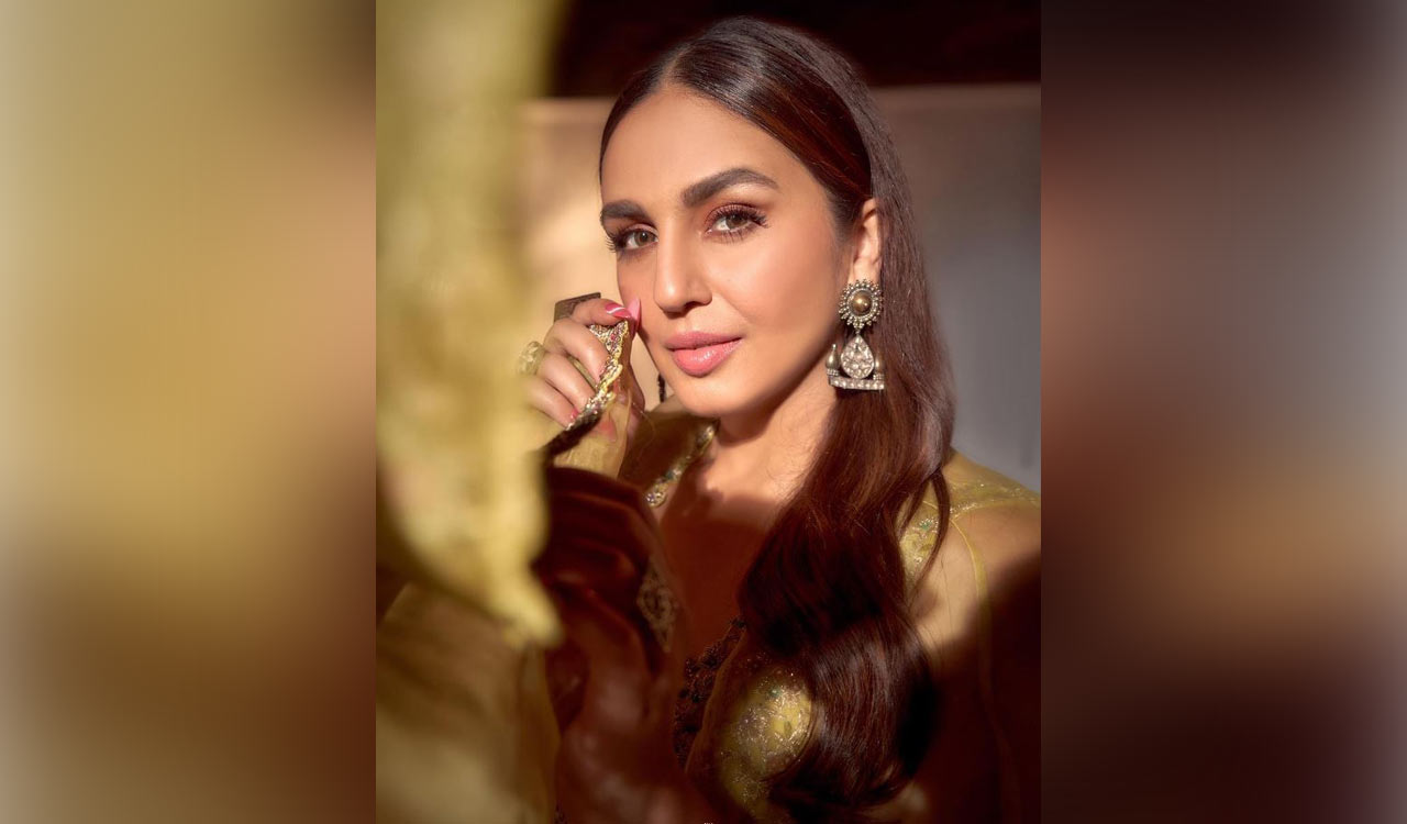 Huma Qureshi shares ‘cheeky mornings’