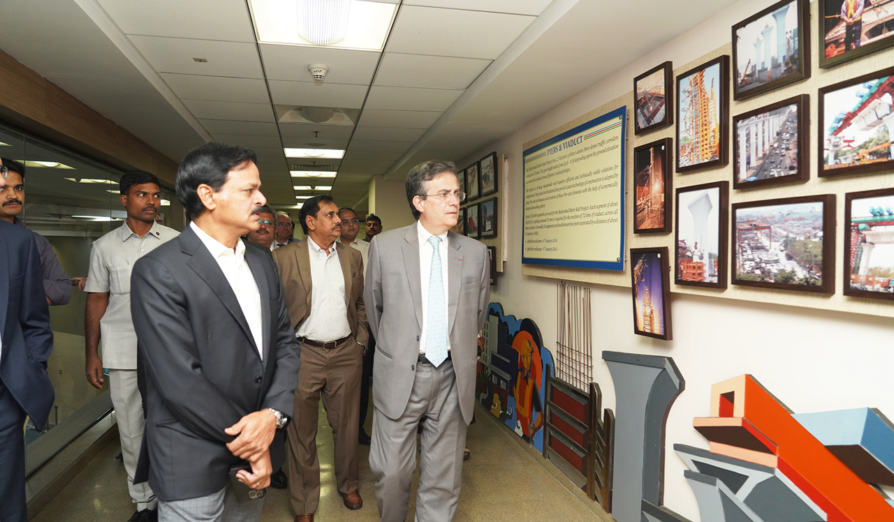 Hyderabad Metro Rail welcomes French delegation