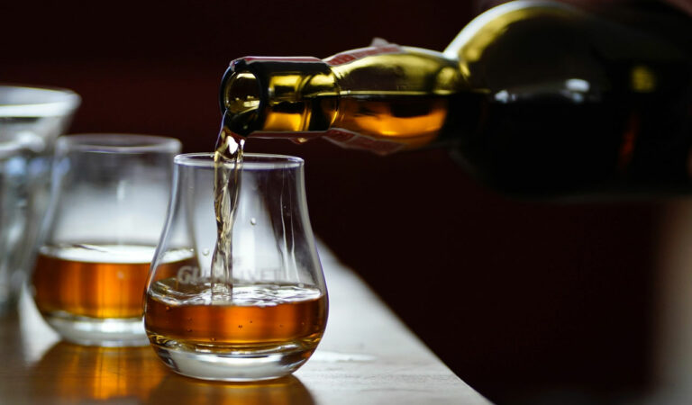 Quit smoking and alcohol to prevent vision loss, say doctors