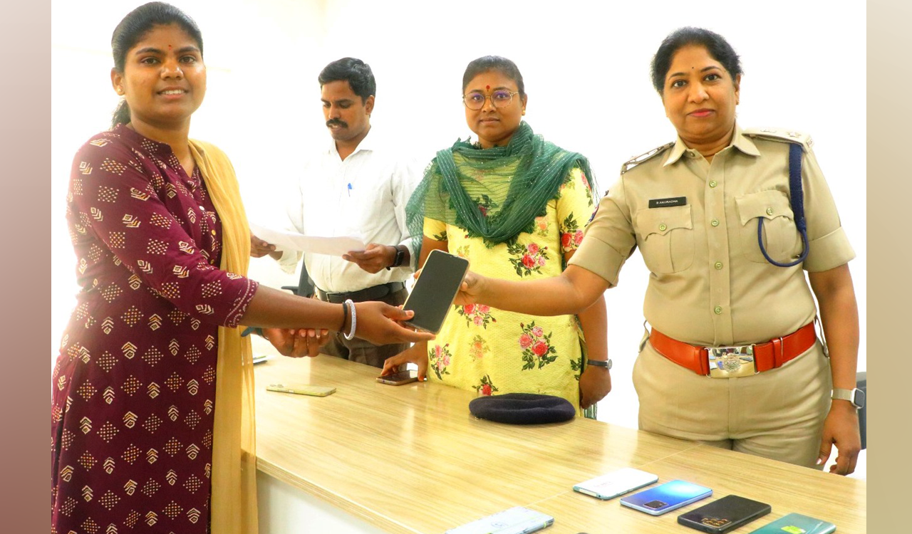 Siddipet Police traces 657 cell phones registered on CEIR