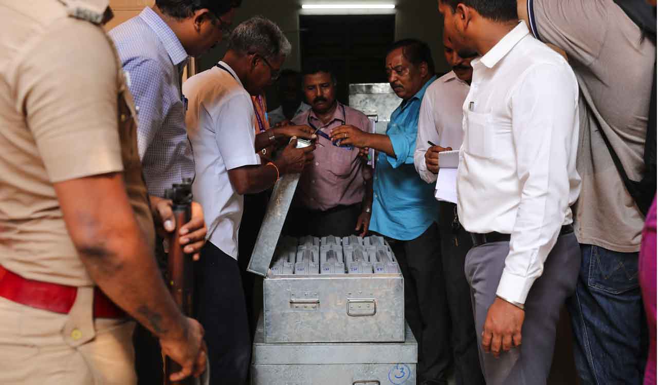 Action against 70 officials for skipping election training in Lucknow