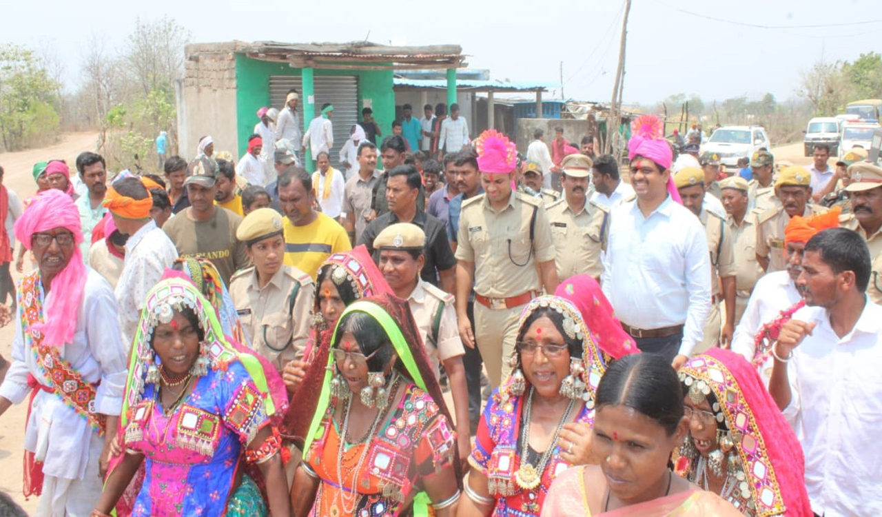 SP advises tribals to give importance to education to achieve growth