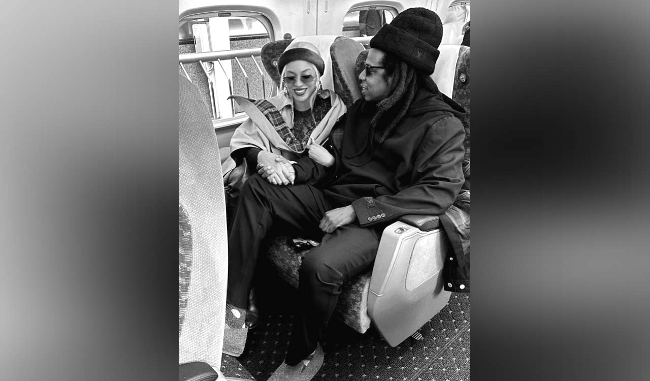 Beyonce and Jay-Z take public transport in Japan