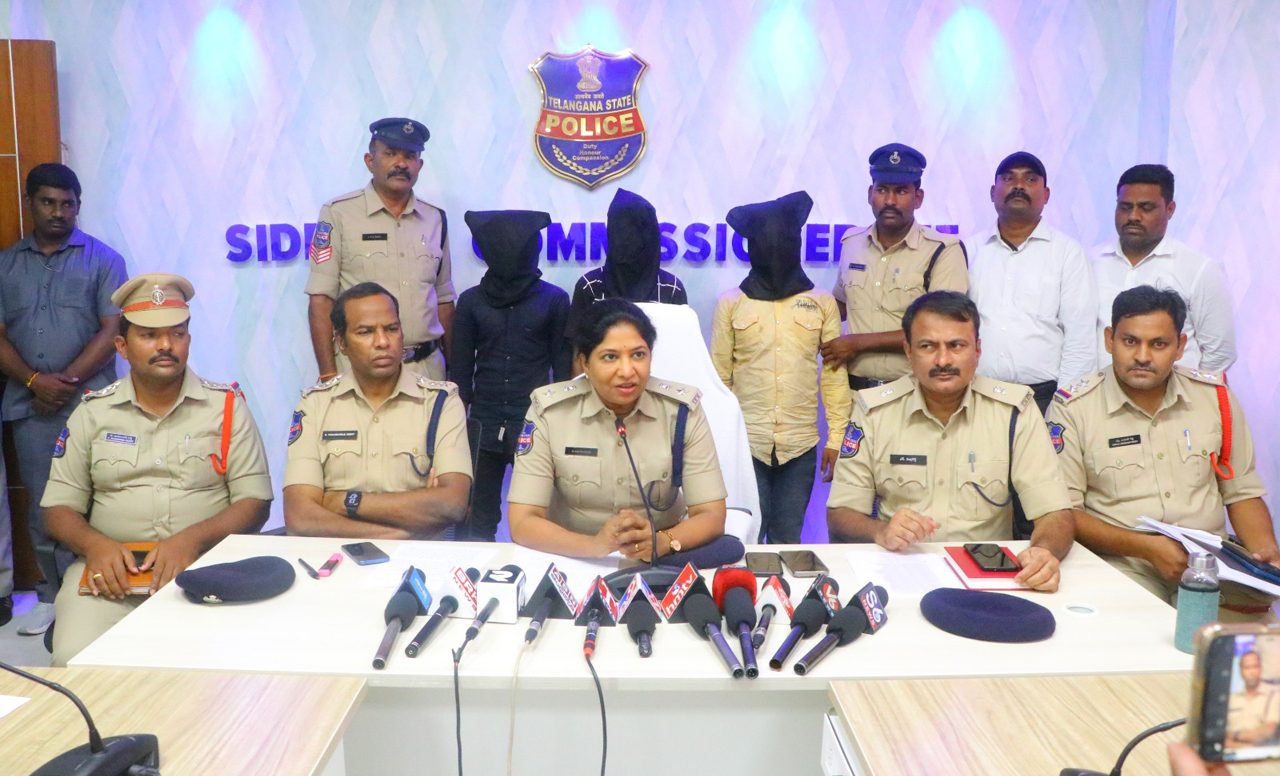 Siddipet: Markook police rescues kidnapped boy within three hours
