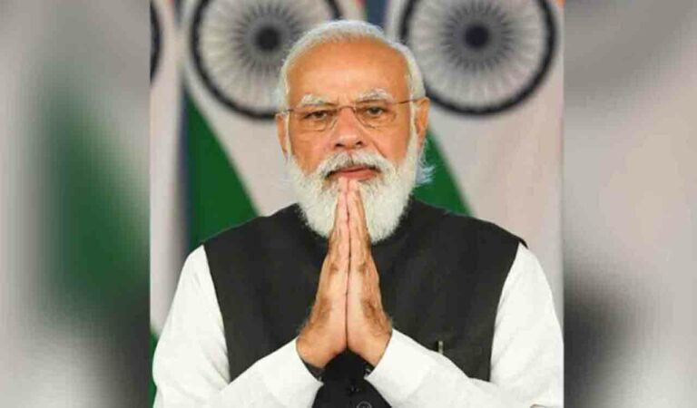 "PM Modi wants to make Constitution redundant; we are trying to stop him": Rahul Gandhi Ratlam
