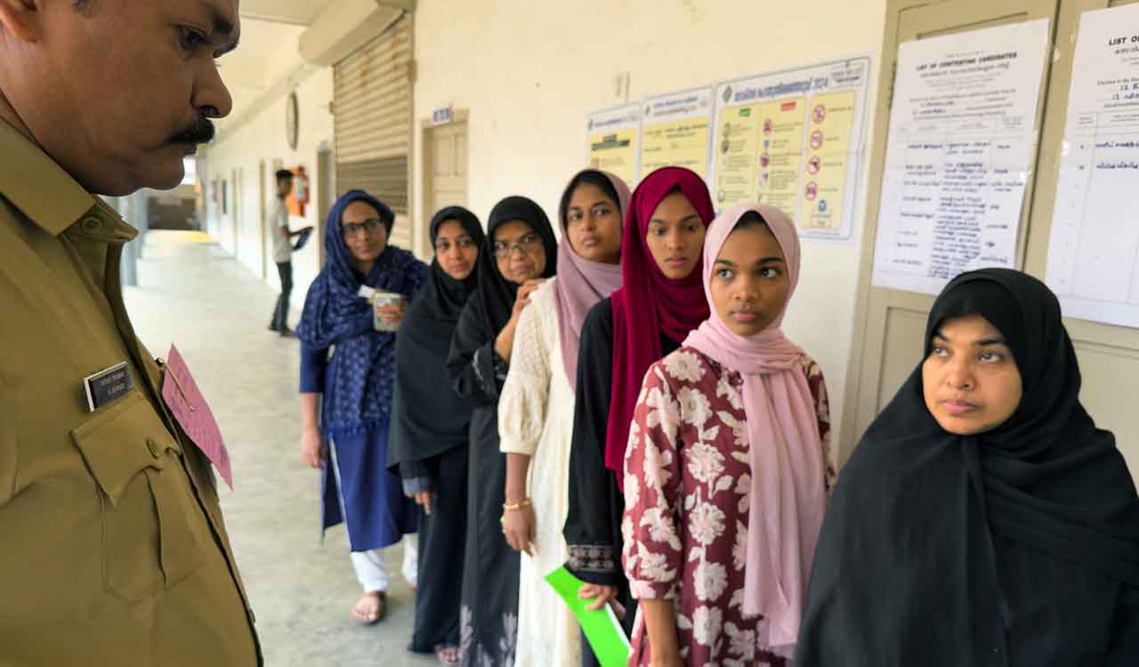 Polling for all 20 LS constituencies underway in Kerala-Telangana Today