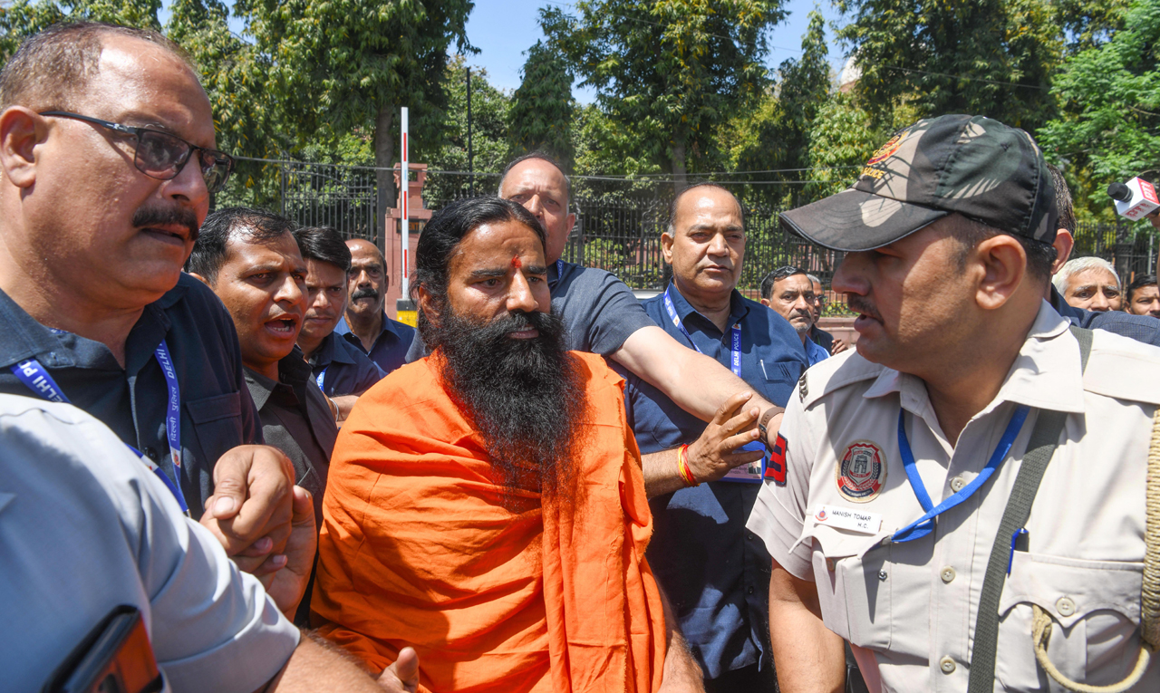Patanjali ads: SC lashes out at Ramdev and Balkrishna, terms their apology lip service