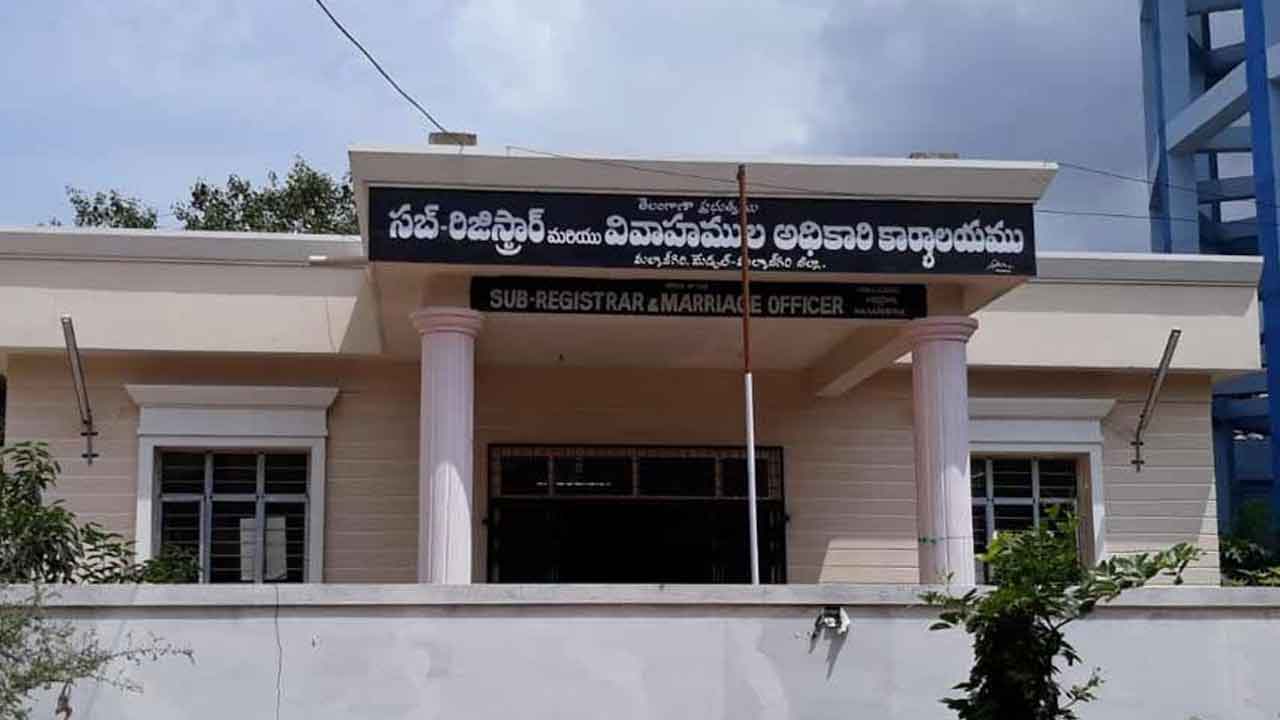 Patancheru sub-registrar office earns record revenue-Telangana Today