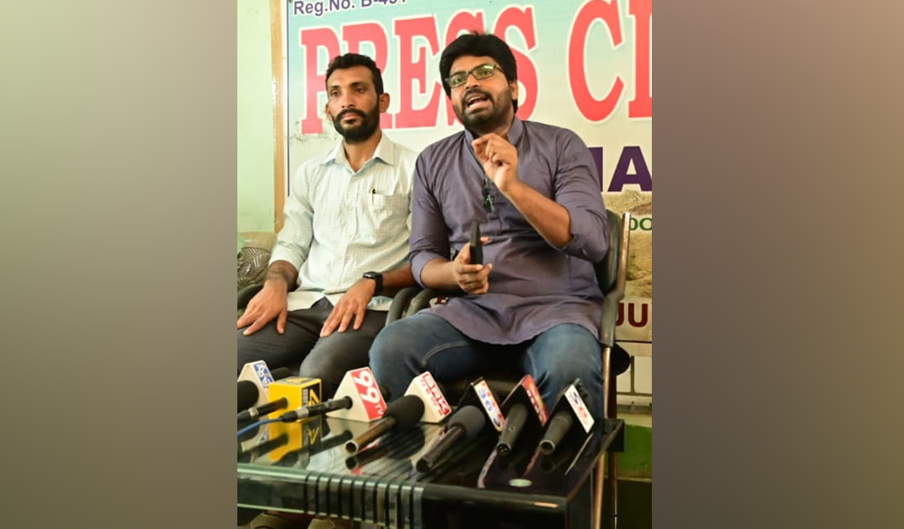 Congress leader accuses police of misbehaving with tribal women