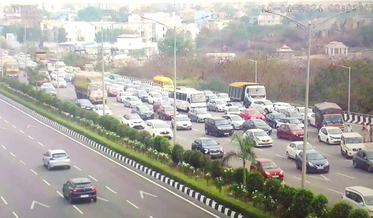 Traffic slows as devotees flock to Chilkur Balaji temple for Brahmotsavam