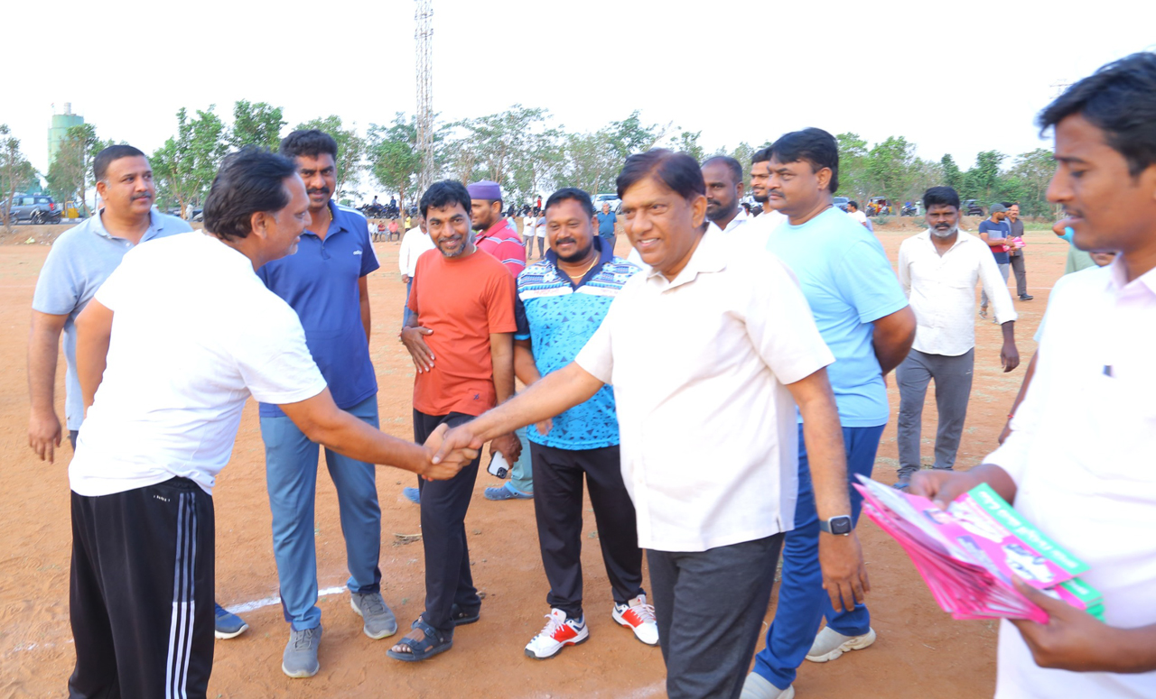 CM doing vote bank politics by vowing on gods: Vinod Kumar